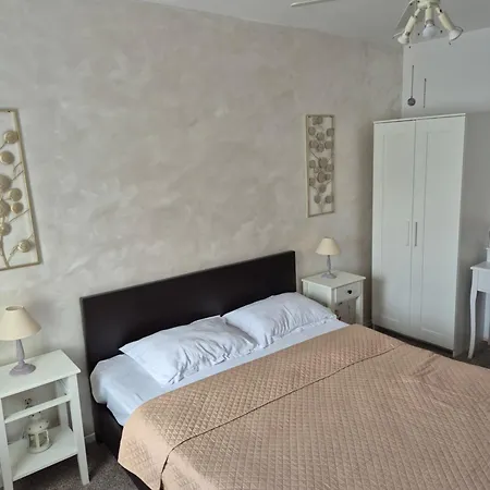 Apartment Nicolae Romanescu Park