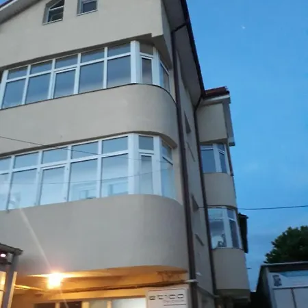 Apartment Nicolae Romanescu Park *