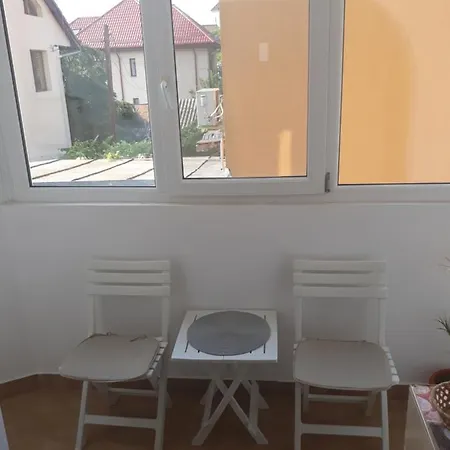 Apartman Nicolae Romanescu Park *